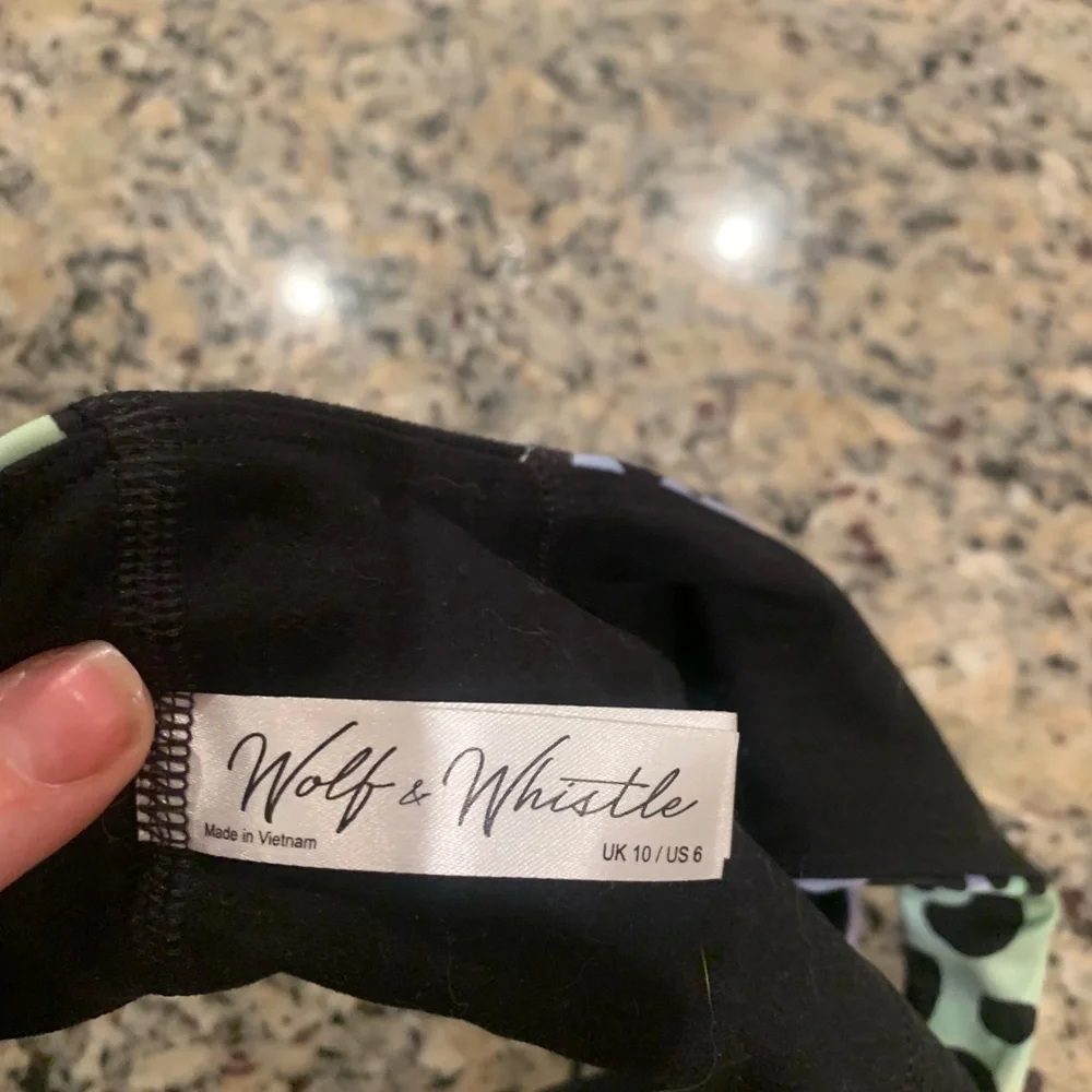 Wolf & Whistle Sports Bra and Leggings Rainbow Leopard Print - Picture 5 of 7